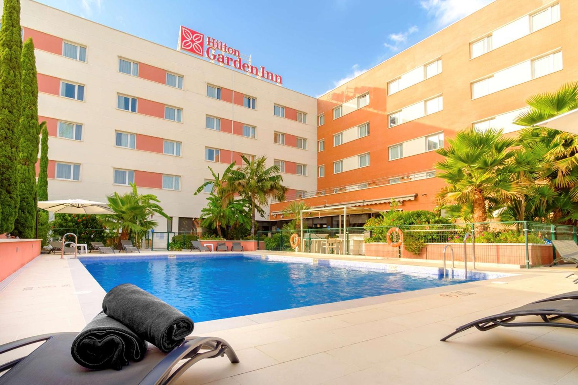 Hilton Garden Inn Малага Экстерьер фото