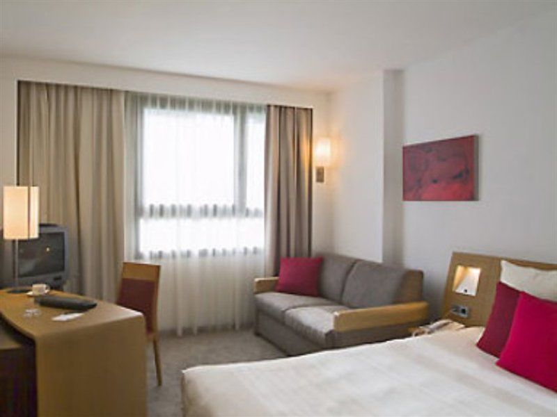 Hilton Garden Inn Малага Номер фото