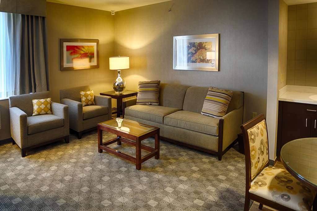 Hilton Garden Inn Малага Экстерьер фото